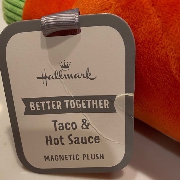 Hallmark Better Together Taco & Hot Sauce Magnetic Plush Best Friends NWT - Picture 7 of 13